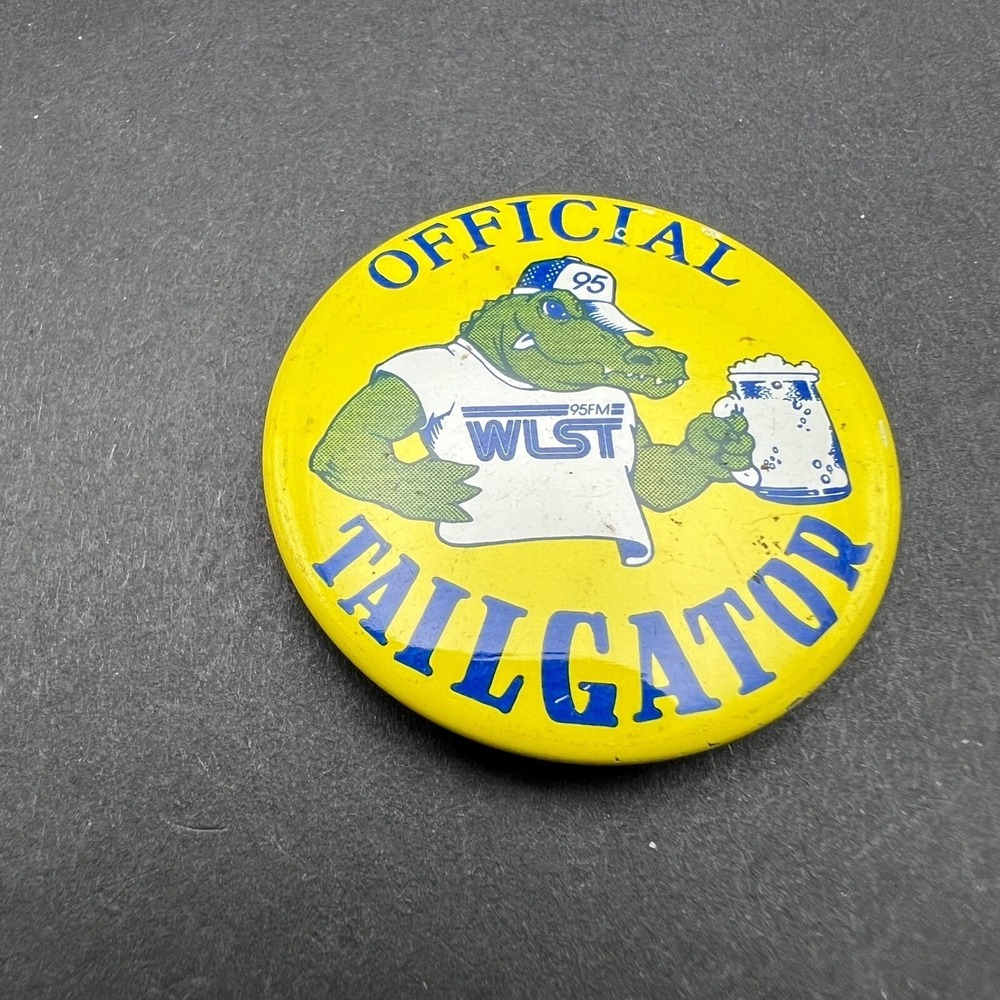 Vintage WLST 95‎ FM Radio Marinette Tailgator Pin Button Pinback Wisconsin